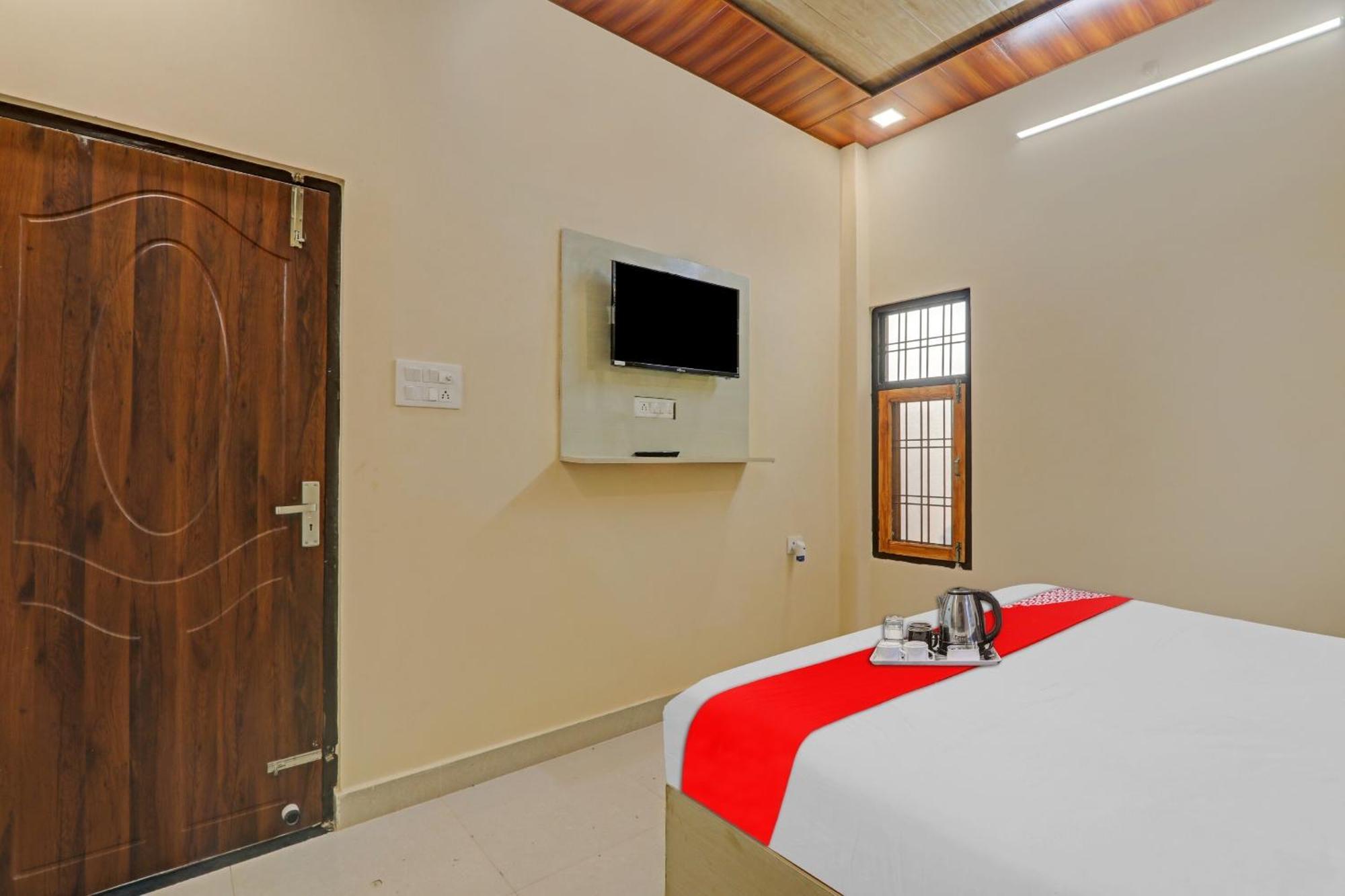 Hotel O Sai Galaxy Hotel & Restaurant Kanpur Bagian luar foto