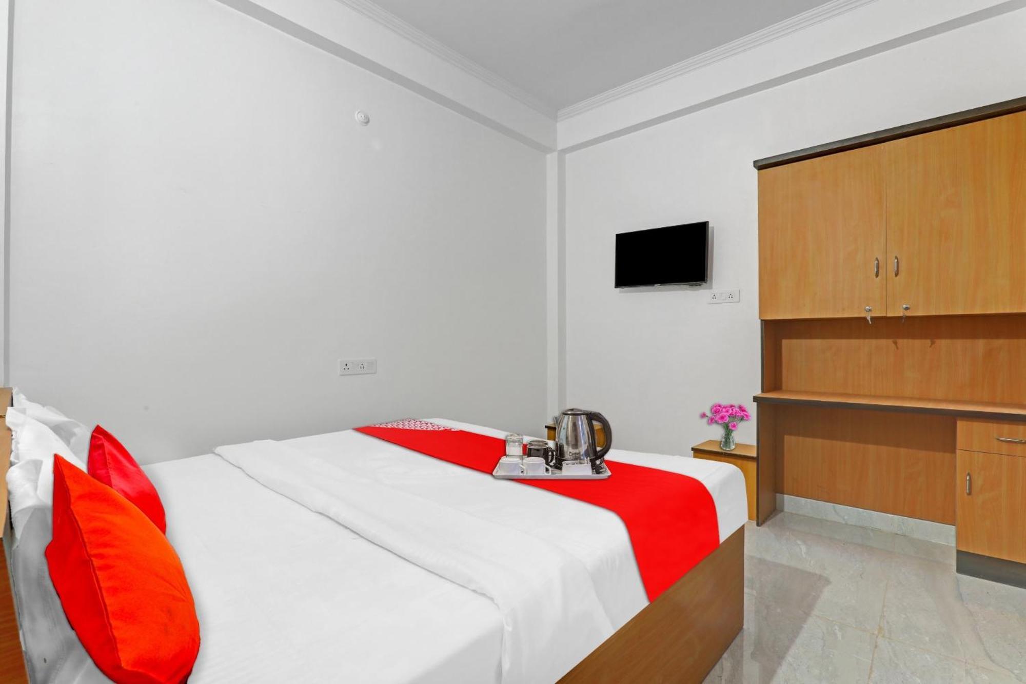 Hotel O Sai Galaxy Hotel & Restaurant Kanpur Bagian luar foto