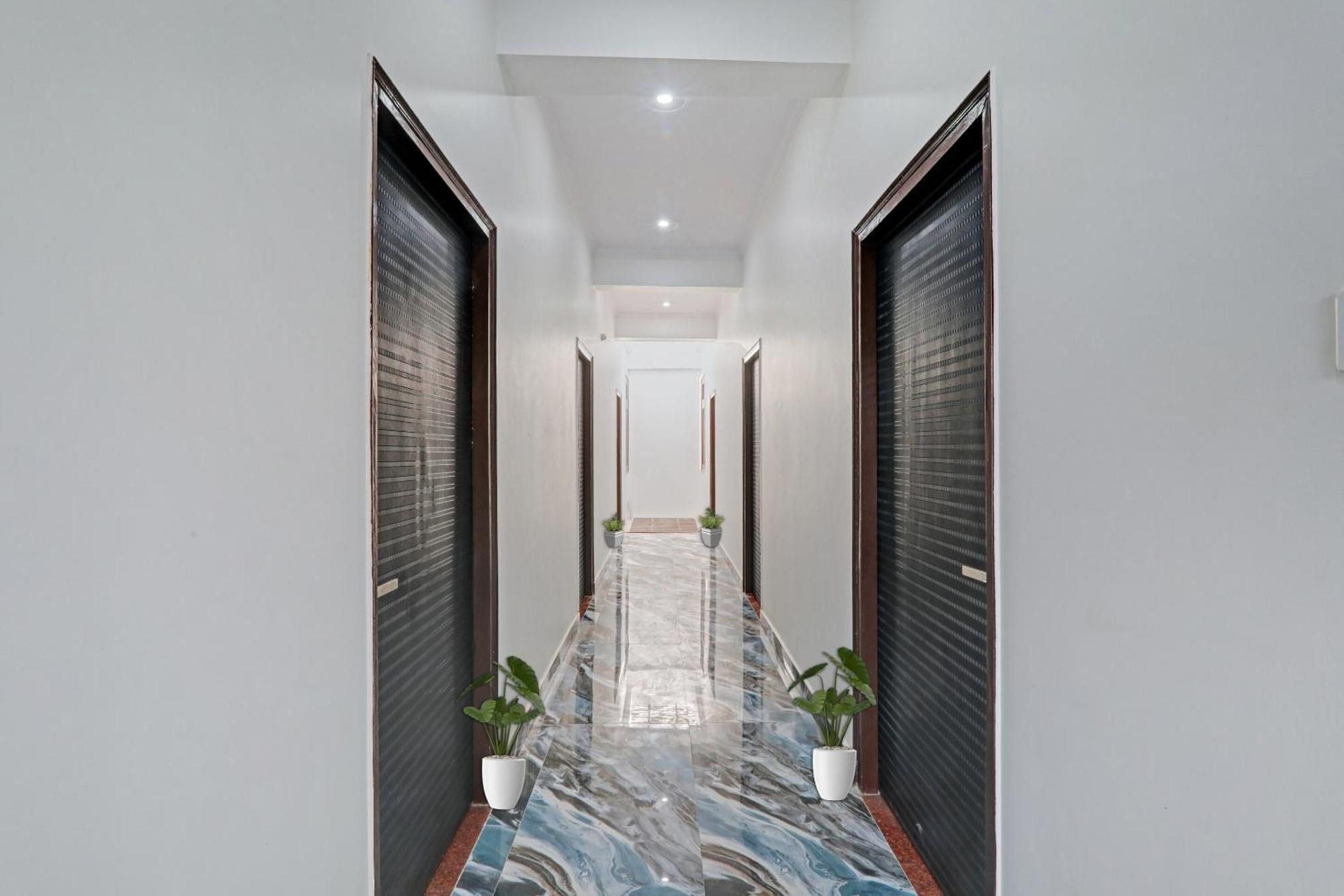 Hotel O Sai Galaxy Hotel & Restaurant Kanpur Bagian luar foto